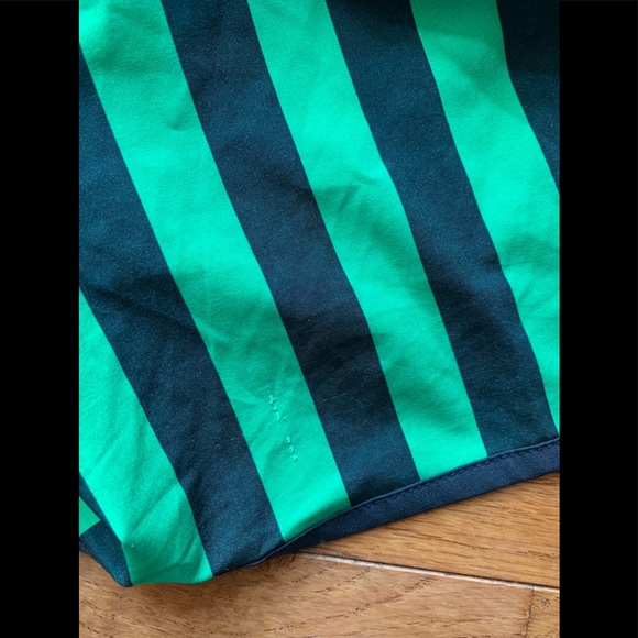 🦄Lululemon Seawheeze Tracker Short-Green Stripe🦄 - Picture 7 of 10